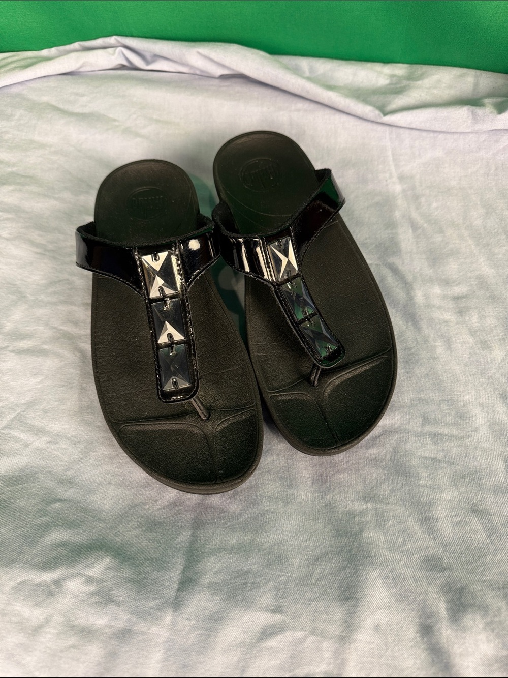 FitFlop Black Patent Crystal flip flop 051-001 size 8 EUC